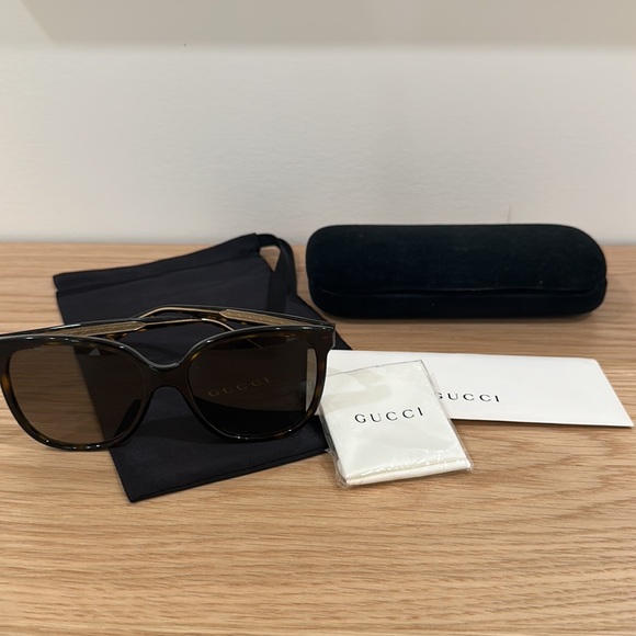Authentic Gucci Sunglasses - Picture 3 of 7